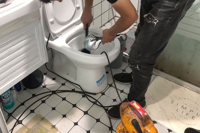 胡市镇疏通下水道