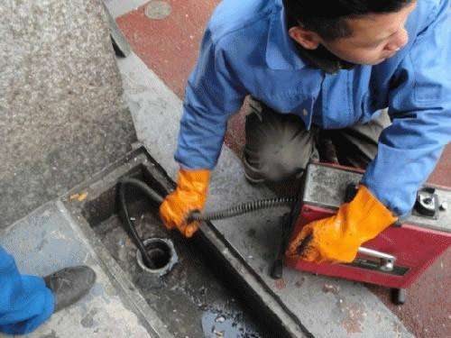 胡市镇疏通下水道