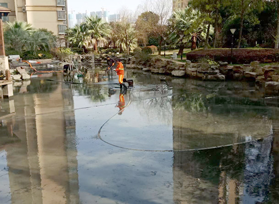 胡市镇景观池淤泥清理
